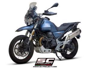 MOTO GUZZI V85 TT (2019-2020)<br>Silenciador X-Plorer II GT con tapa de fibra de carbono