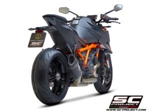 KTM 1290 SUPER DUKE R (2021) – EURO 5<br>Silenciador SC1-R, con tapa de fibra de carbono