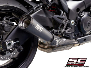 SUZUKI KATANA (2019 – 2020)<br>Silenciador Metal Black, Acero Inoxidable, con tapa de aluminio CNC completamente negro anodizado
