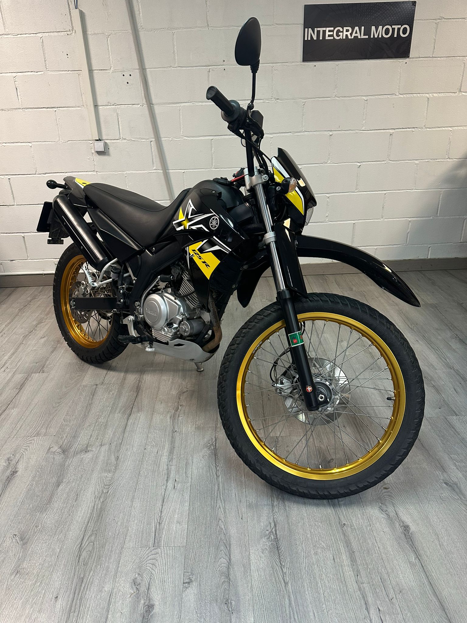 YAMAHA XT 125 R
